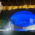 Burbujas Astronomicas Albarari סנשנשו