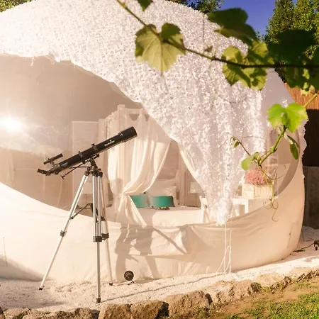 Luxury tent Burbujas Astronomicas Albarari Sanxenxo